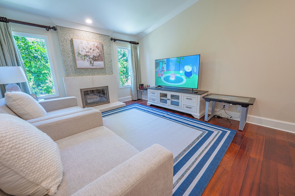 Luxury living with Spa &Pool near Disney