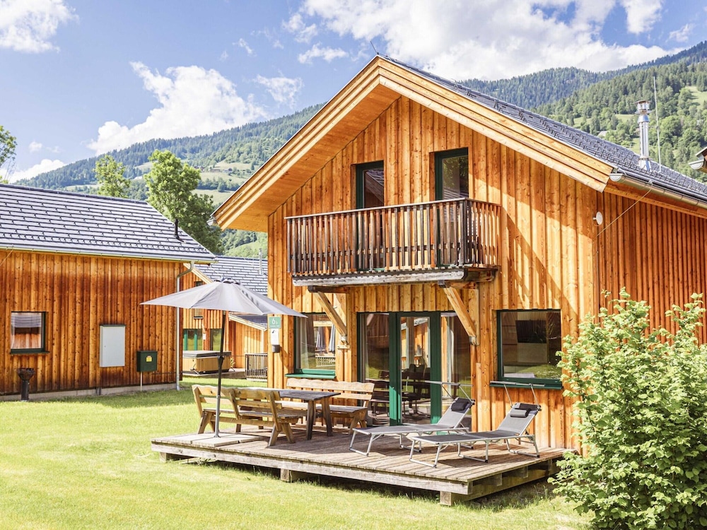Chalet With Sauna and hot tub