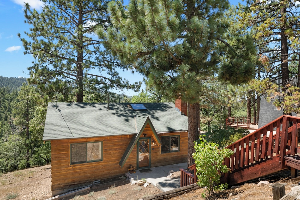 Pinecone Ridge