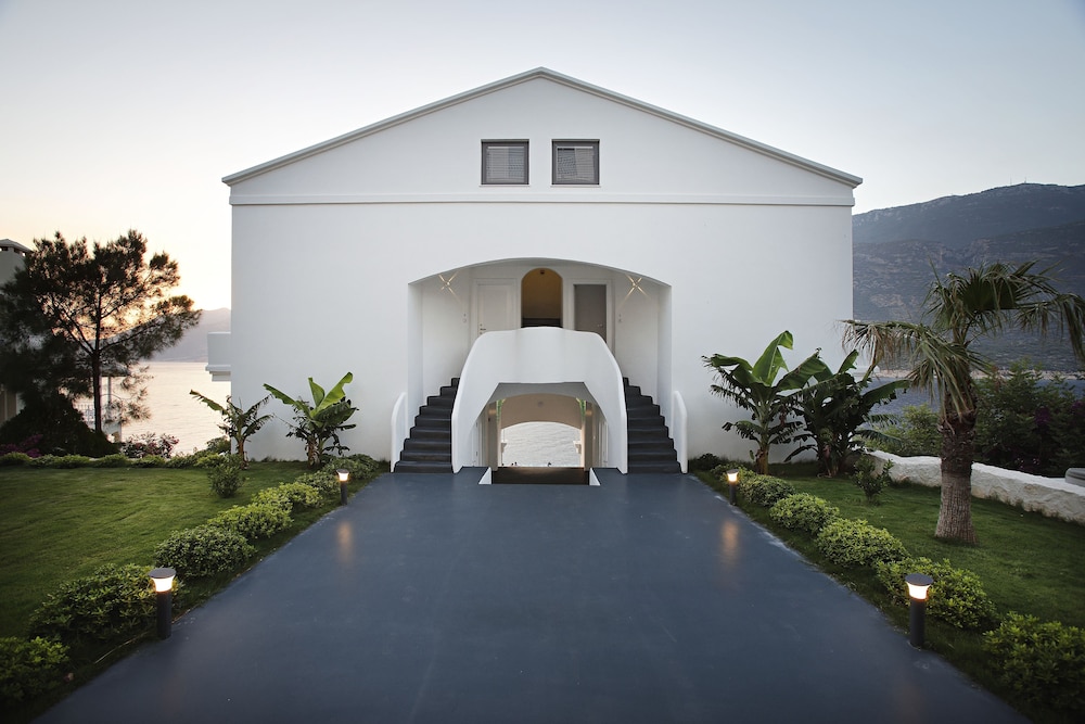 Hotel Alley Prime - Image 1