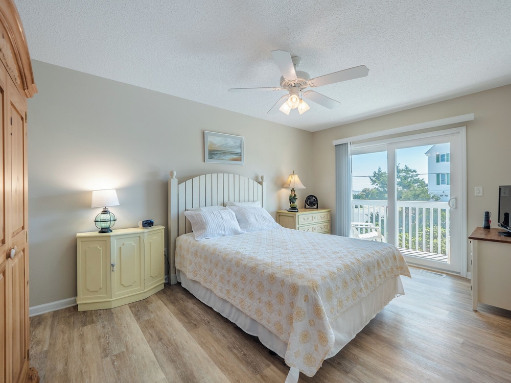 The Channel Marker by Topsail Realty