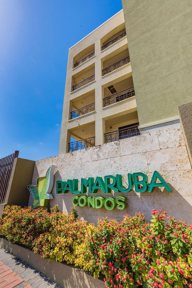 Beautiful 2BR Condo w Great Amenities Palmbeach