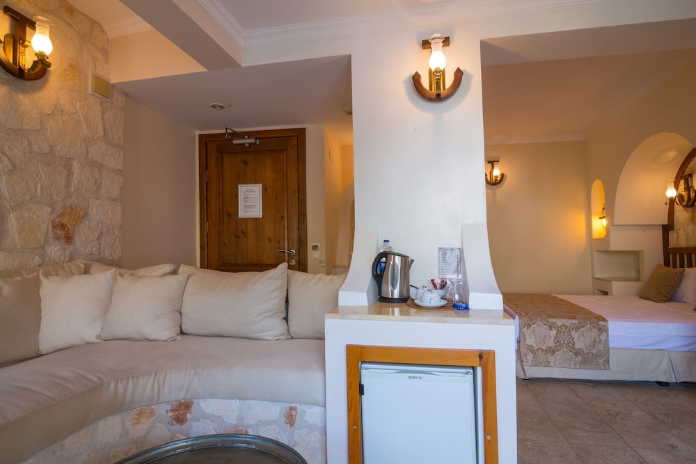 Kalkan Oasis Hotel - Adults Only