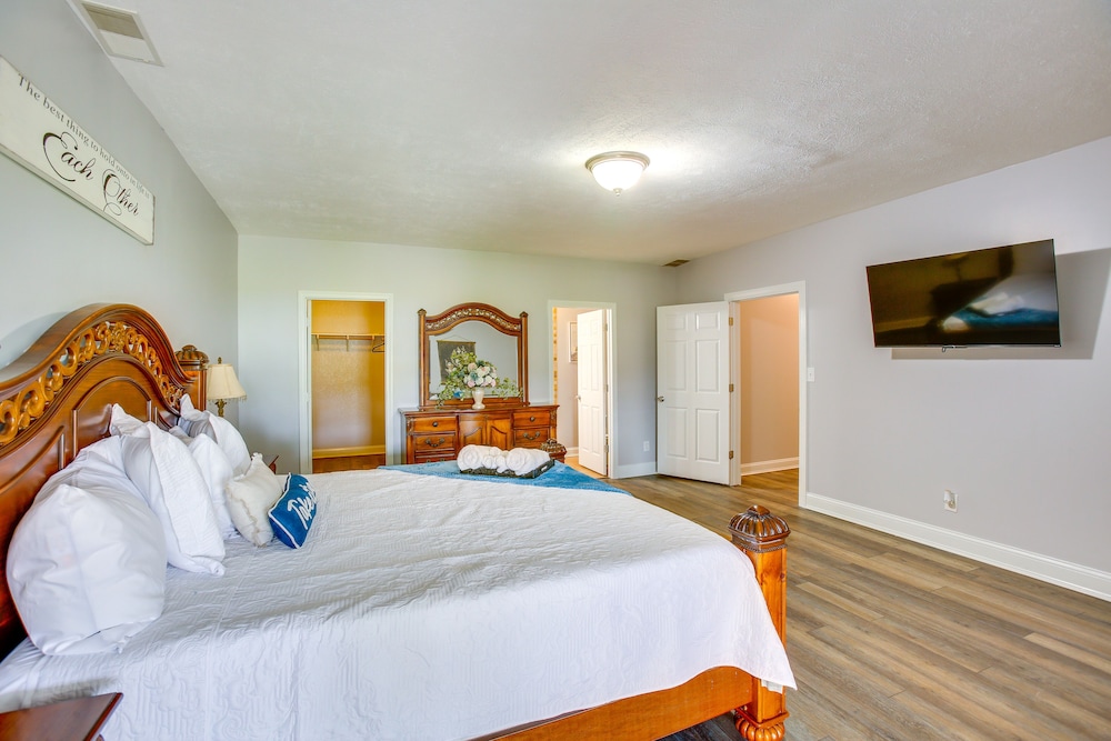 Cadillac Vacations - Charming Cadillac Retreat w/ Private Hot Tub! - Property Image 3