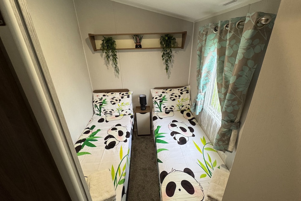 Haggerston Castle - Caravan - Sleeps 6 - Parking