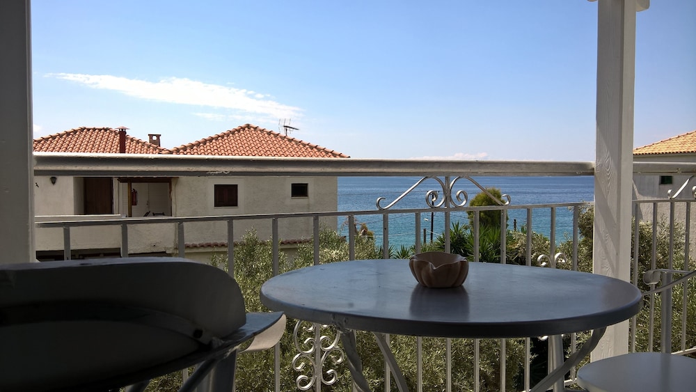 AMARANTHOS SKIATHOS VIEW