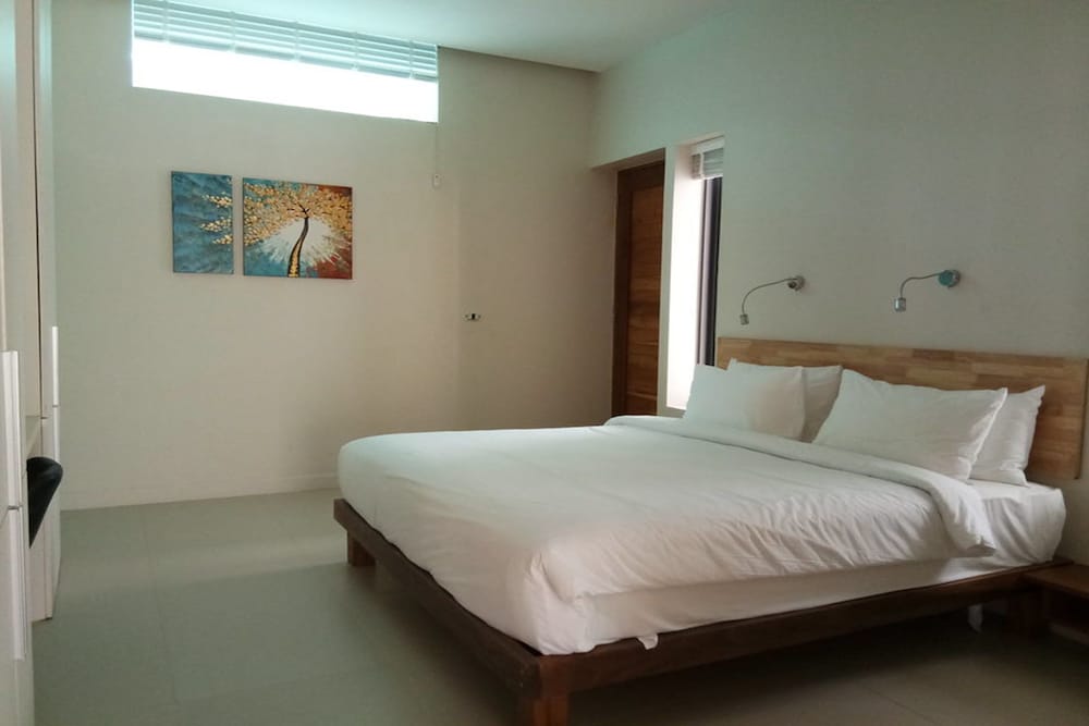 6 BR Luxury Seaview Villa Bang Po -Asi
