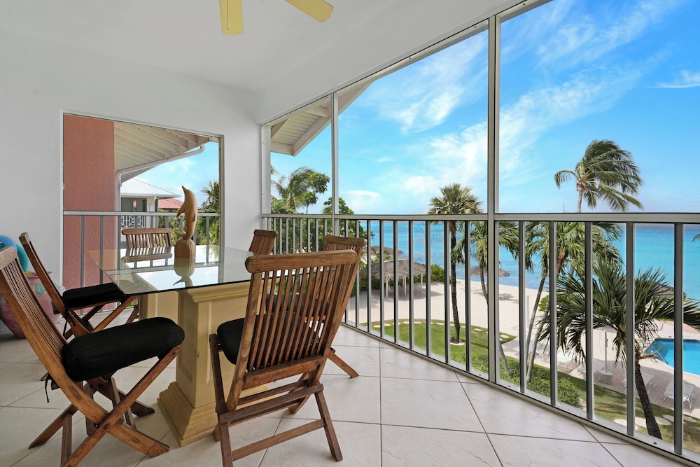 Aqua Bay Club Condos