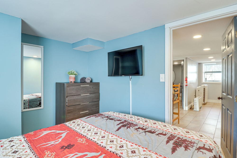 Fire Pit + Game Room: Spacious Poconos Retreat!