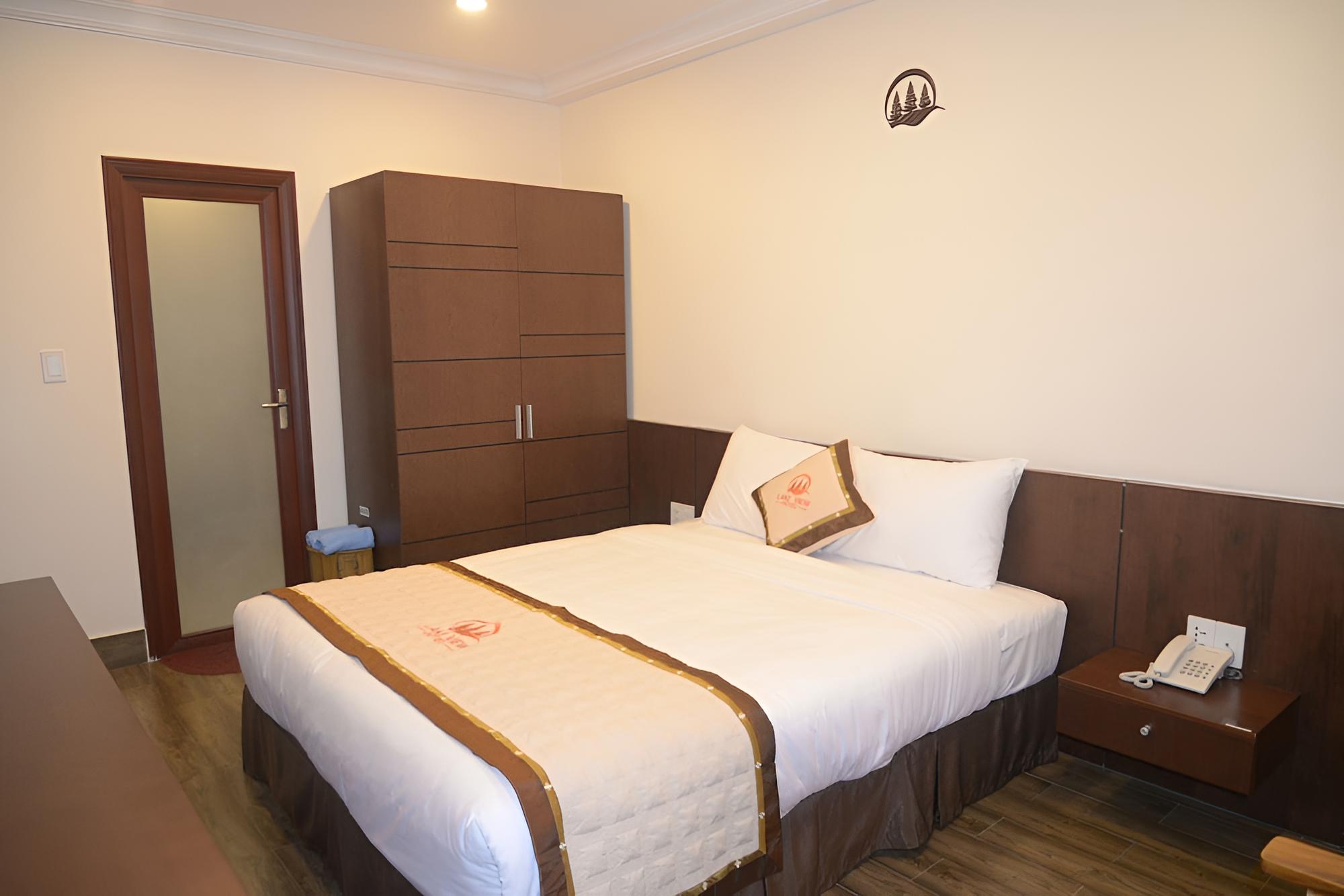 Lake View Hotel