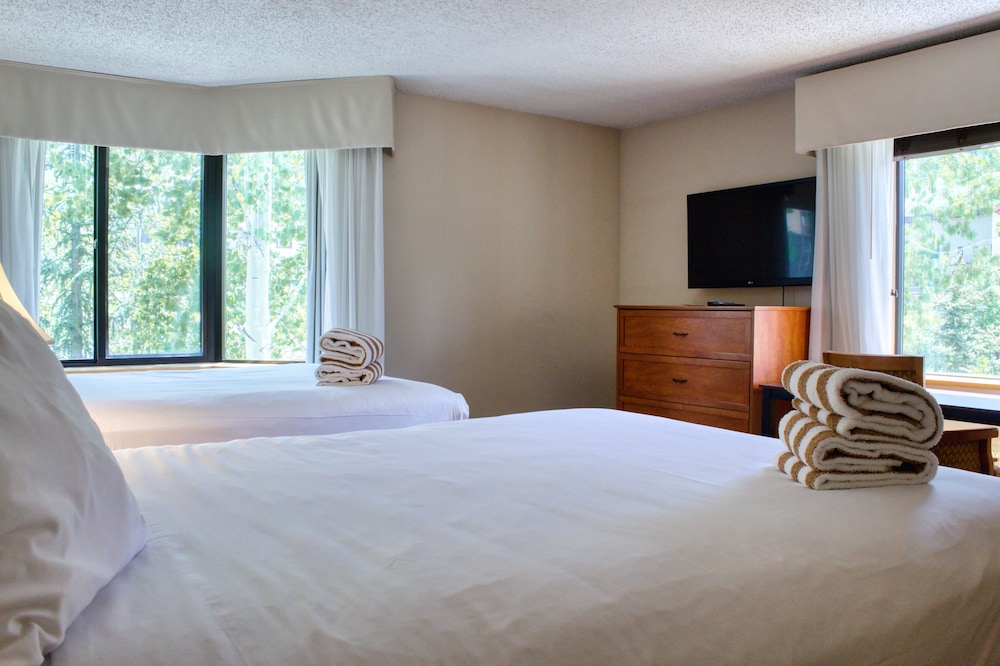 The Grand Lodge by Traverse Hospitality (No Resort Fees)