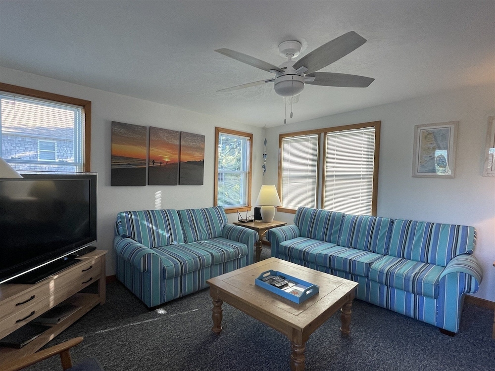 Chasing Sunsets 4 Bedroom Cottage