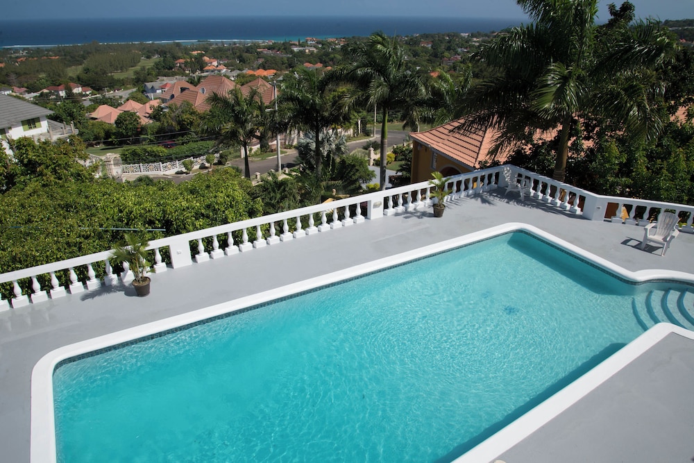 Hatfield South Villa