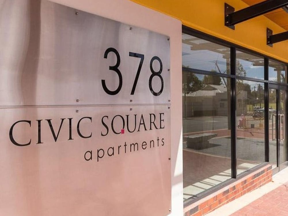 1bdr Parking on Beaufort Street