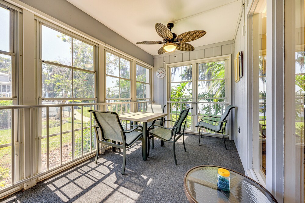St Johns River Retreat in Welaka w/ Dock Access