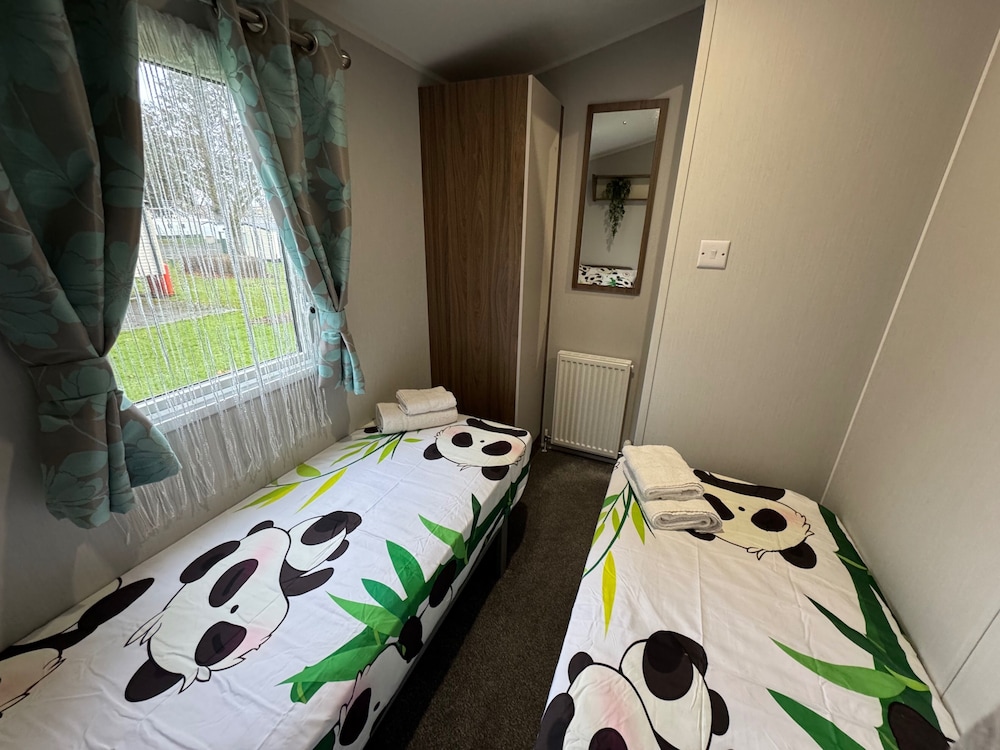 Haggerston Castle - Caravan - Sleeps 6 - Parking