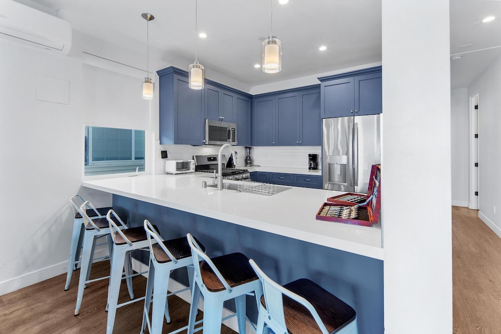 Rent Mission Beach 3Br Combo Top 2 Units