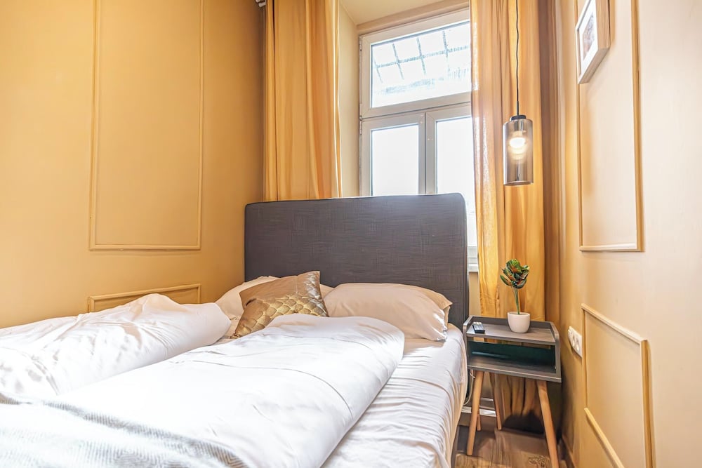 Group Friendly 4BR Near Westbahnhof