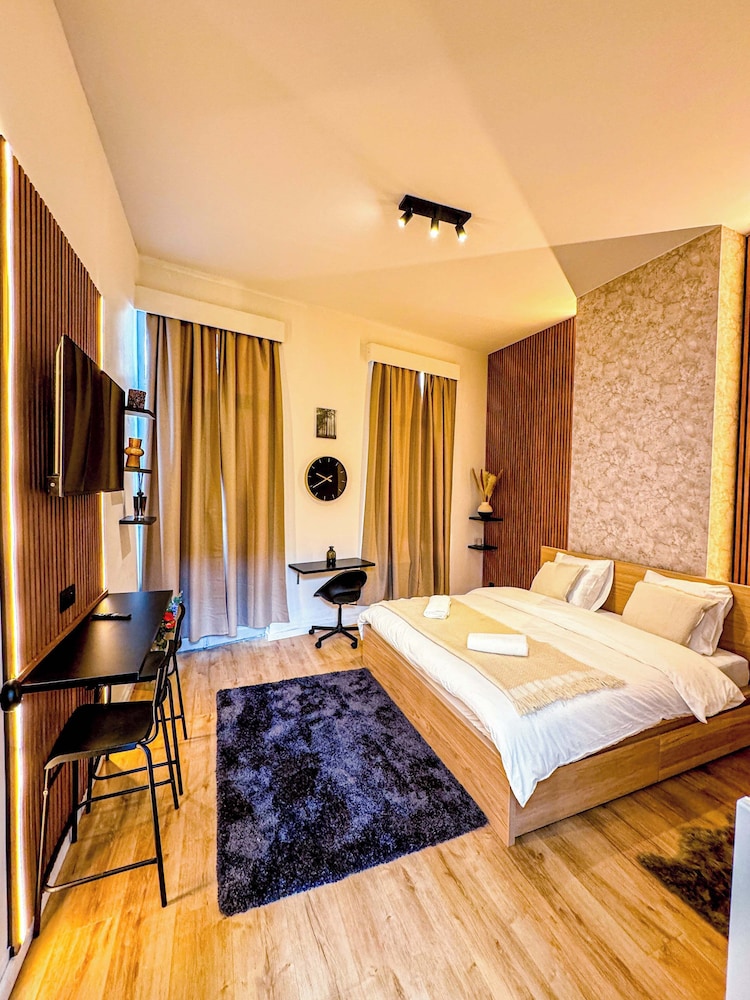 Comfy 5BR Apartment in Heart of Ghent