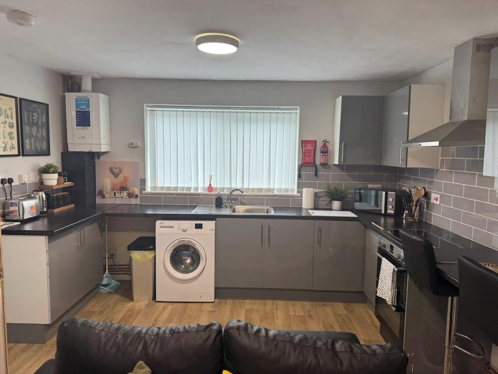 4 Bed Apartment in Warwick