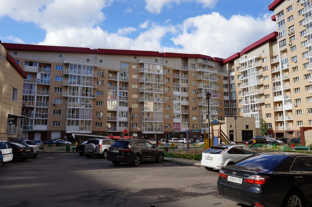 Apartment on Aviatorov 25