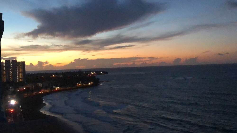 Ocean View Gorgeous 1 Bedroom Apt