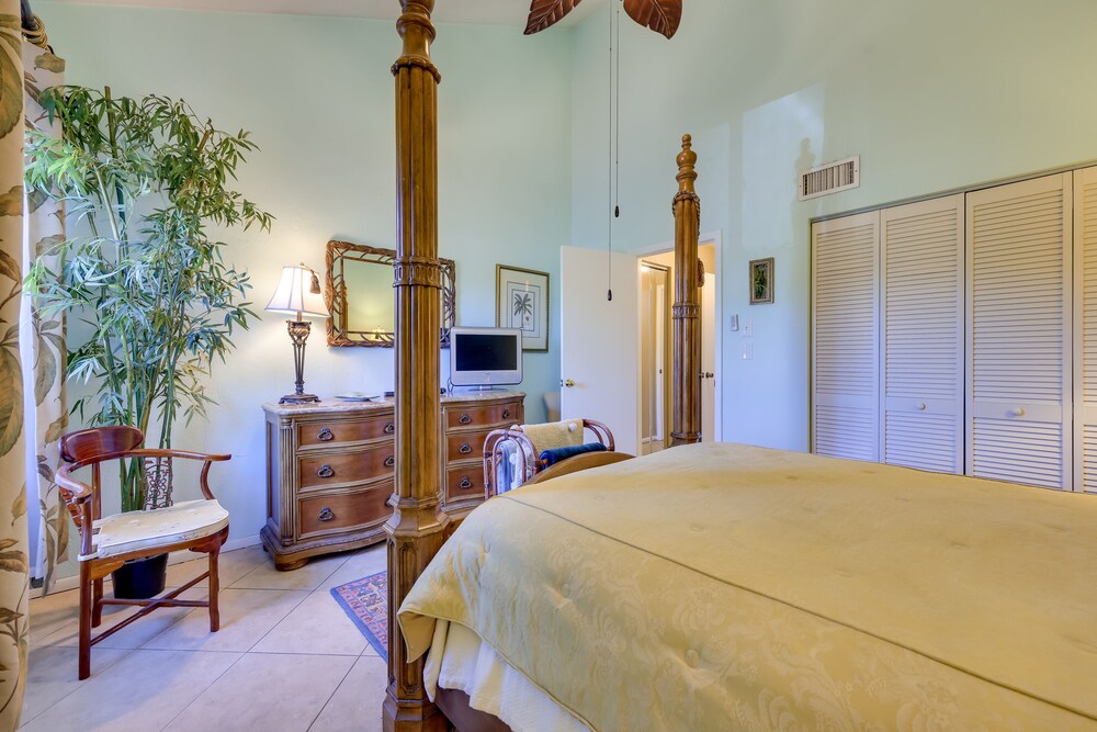 Serene St Augustine Townhome: Walk to Beach!