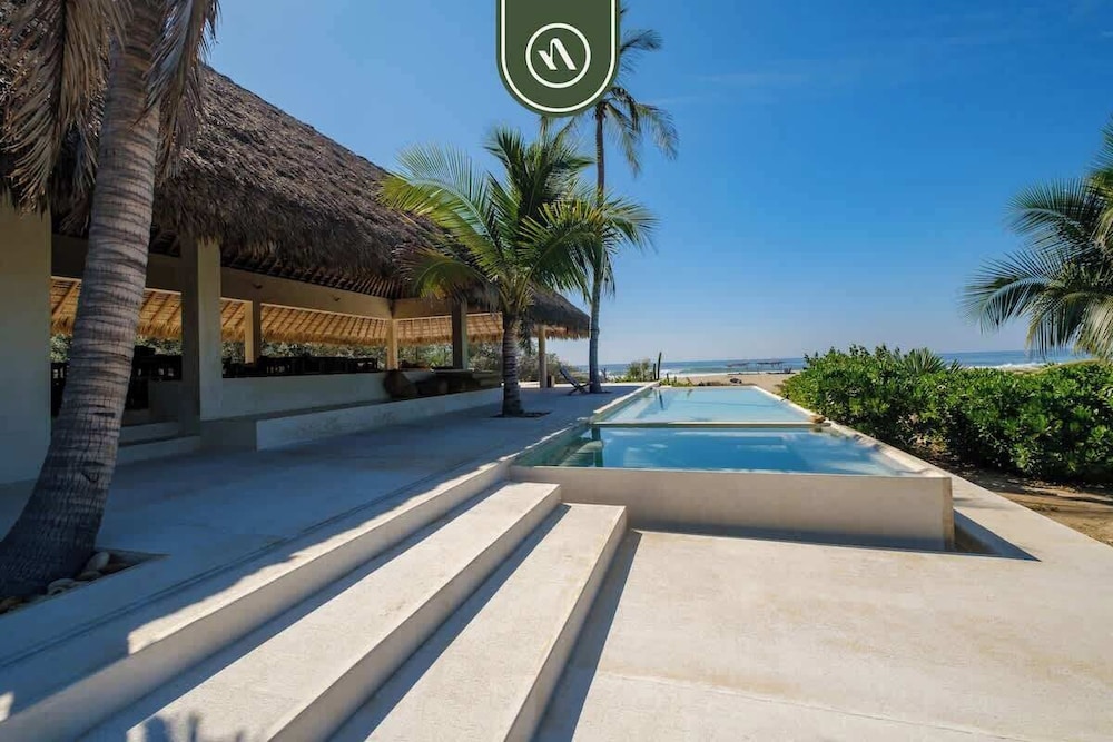 Stunning Two-bedroom Ocean View House - Mazul