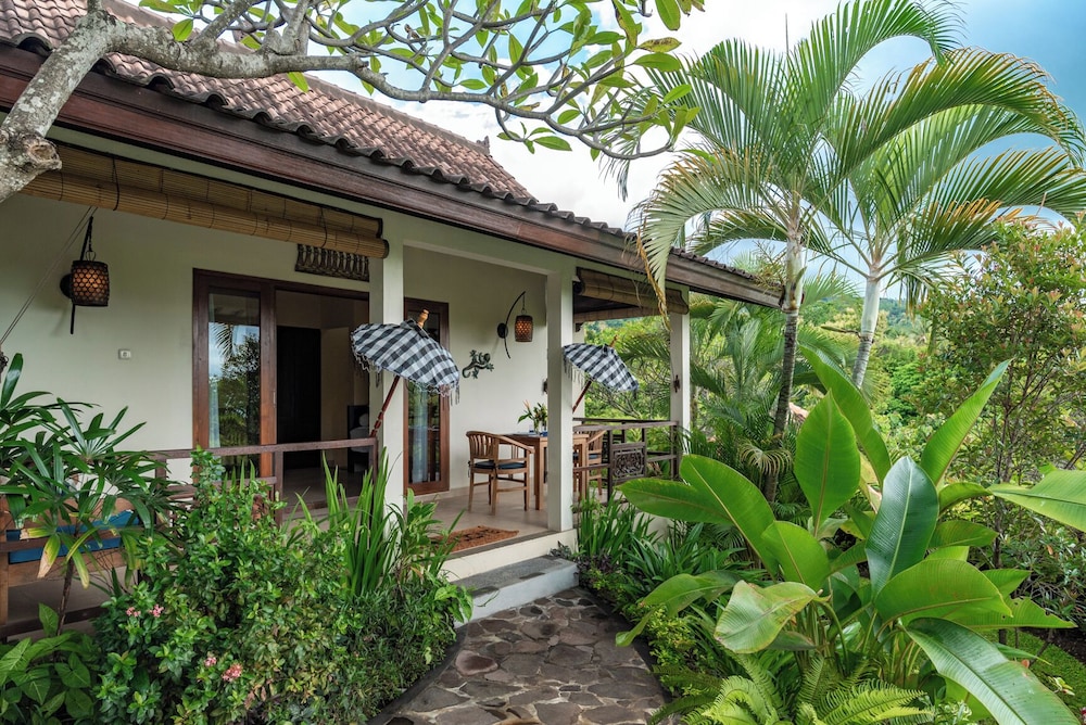 Alamanda Lovina Resort