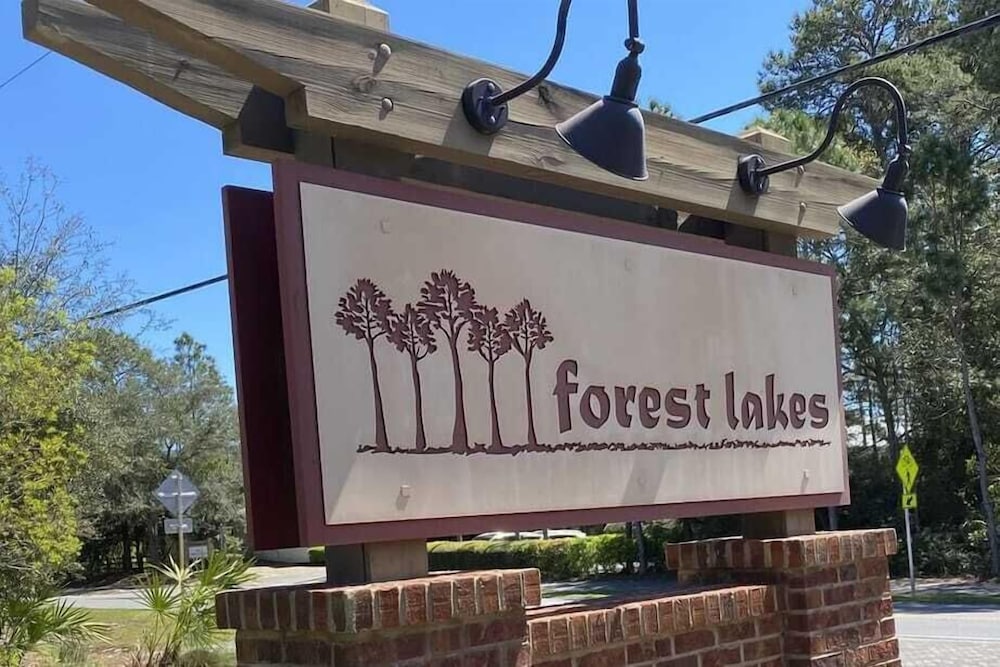 Longleaf Pines by Avantstay Community Pool + Bonfires