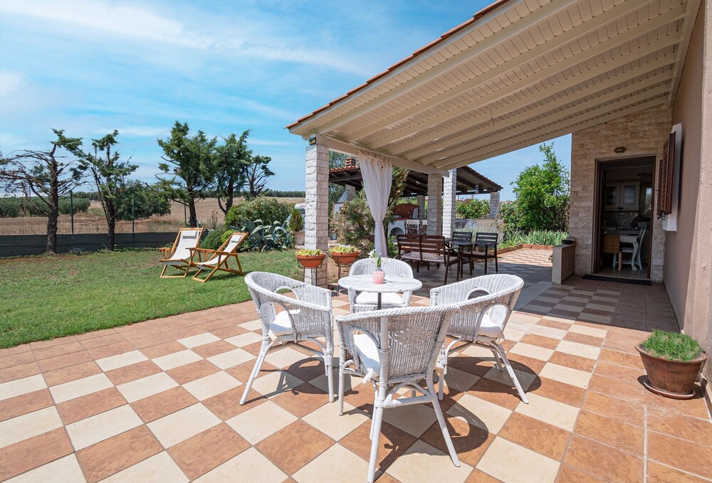 Alex Billy House by Travel Pro Services
