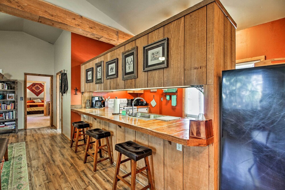 Dog-friendly Ranch Cottage w/ Yard ~ 13 Mi to Bend view 4