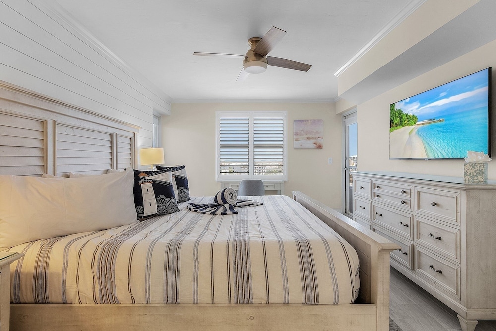 Sugar Shores - Gullwing 1101 3 Bedroom Condo by RedAwning view 4
