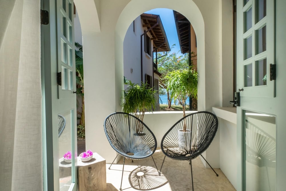 Las Catalinas - 2 BR Condo Just Steps to the Beach - Casa el Chante