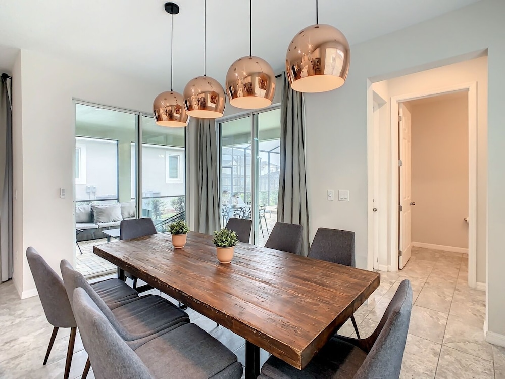 Fairytale Mansion 6BR Arcade & Pool