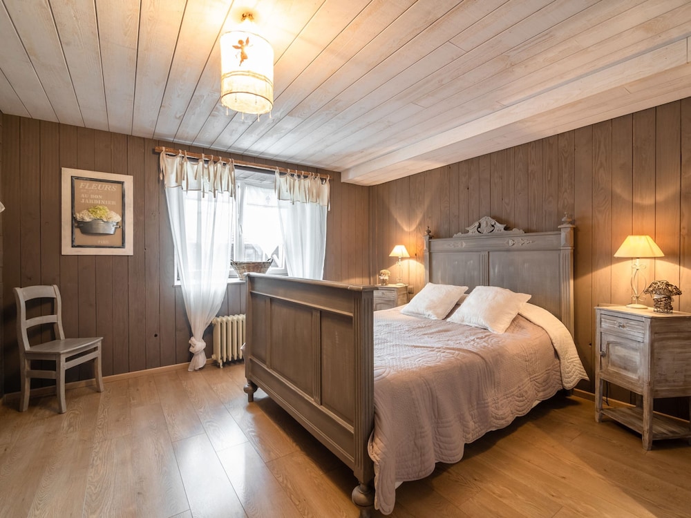 Beautiful Holiday Home with Hot Tub, Sauna & Monumental Fireplace view 3