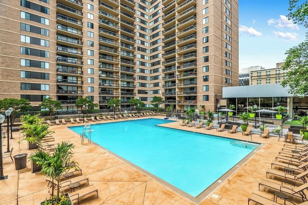 Modern Apartment with Top Amenities