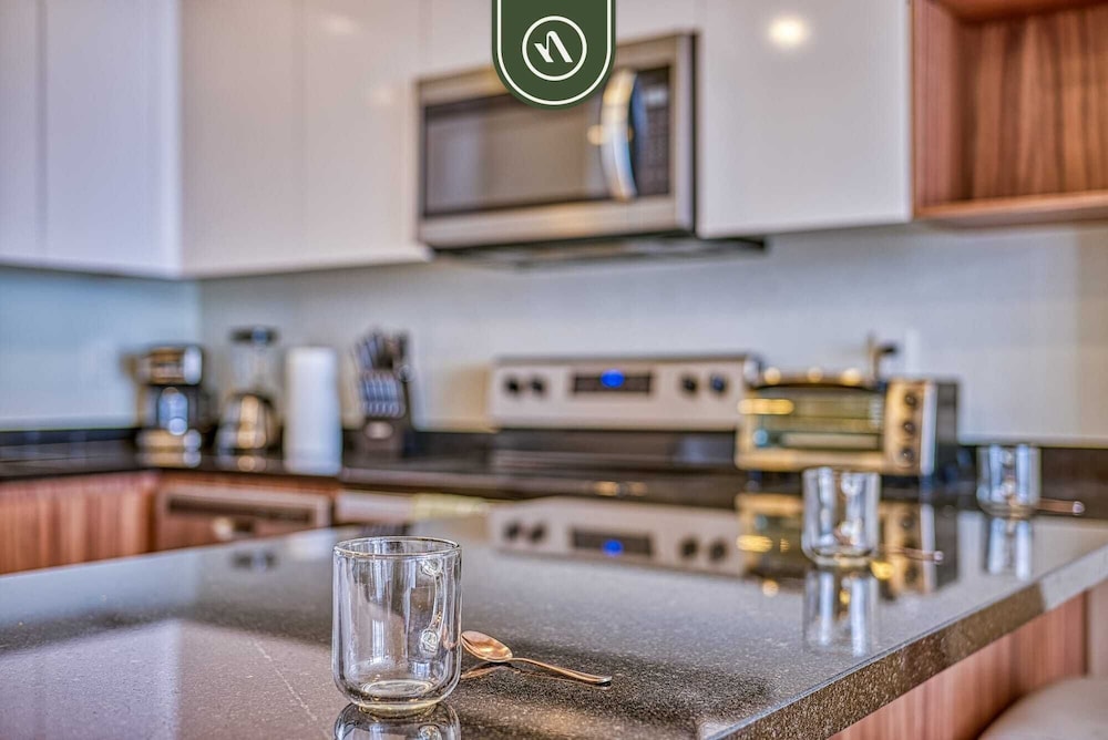 2BR Condo With Private Balcony - Padel Court