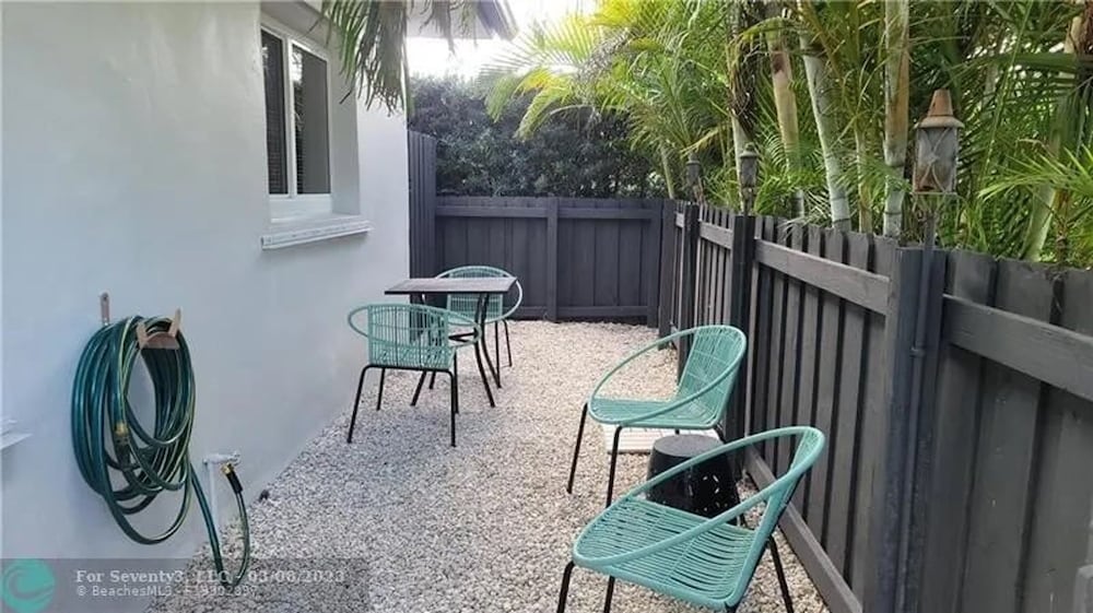Walk to Wilton Drive - Spacious Quiet Villa 1