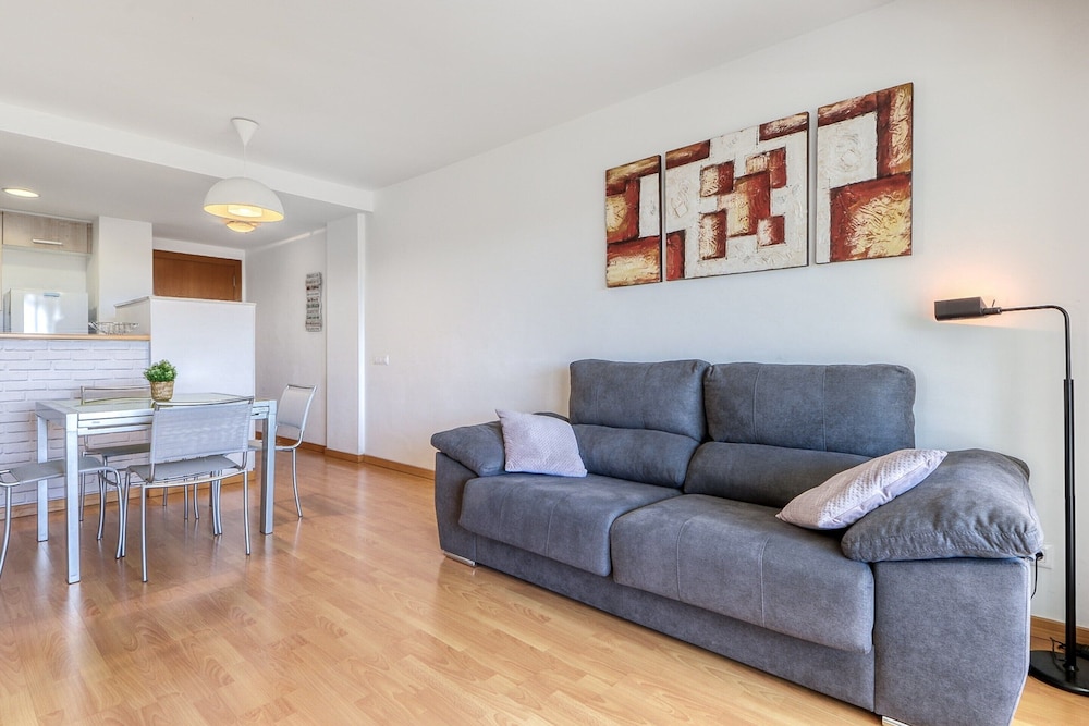 Charming Apartment With Patio