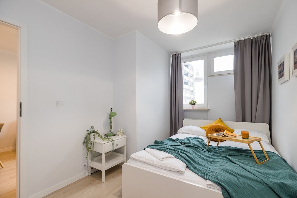 ShortStayPoland Grzybowska B73 view 4