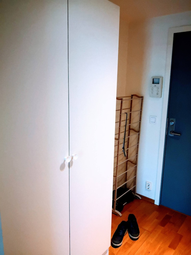 "moderne Fully Furnished and Equipped City Apartment W/balcony/garden/parking" view 5