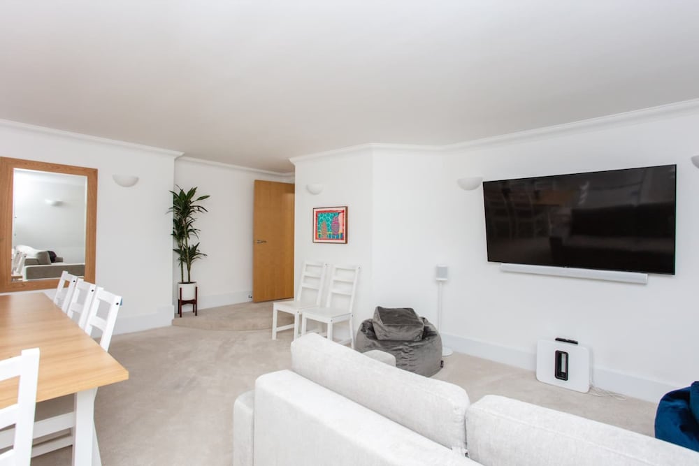 Modern 2 Bedroom Apartment in the Heart of London