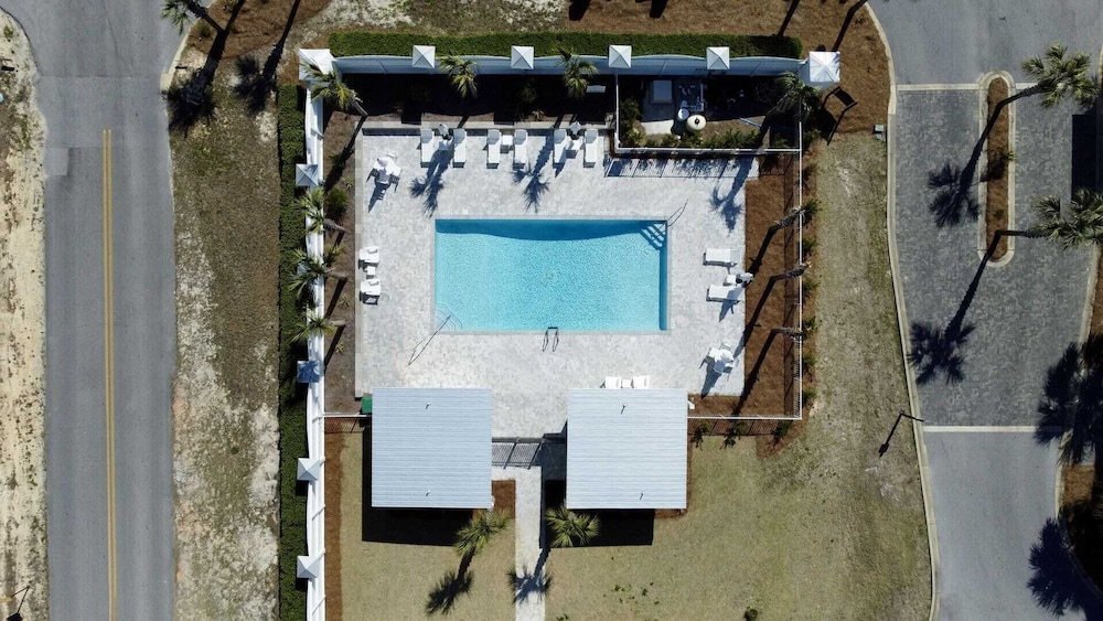 Nacho Beach House by Avantstay Inlet Beach Sleeps 10 + Pool