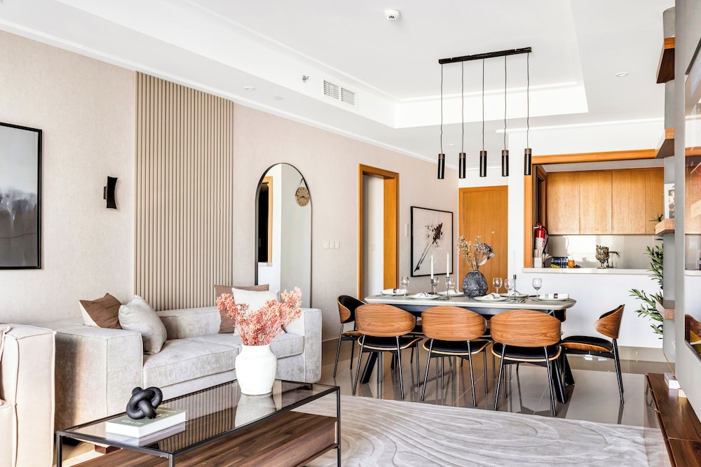 Roomszy Residences - Opera Grand