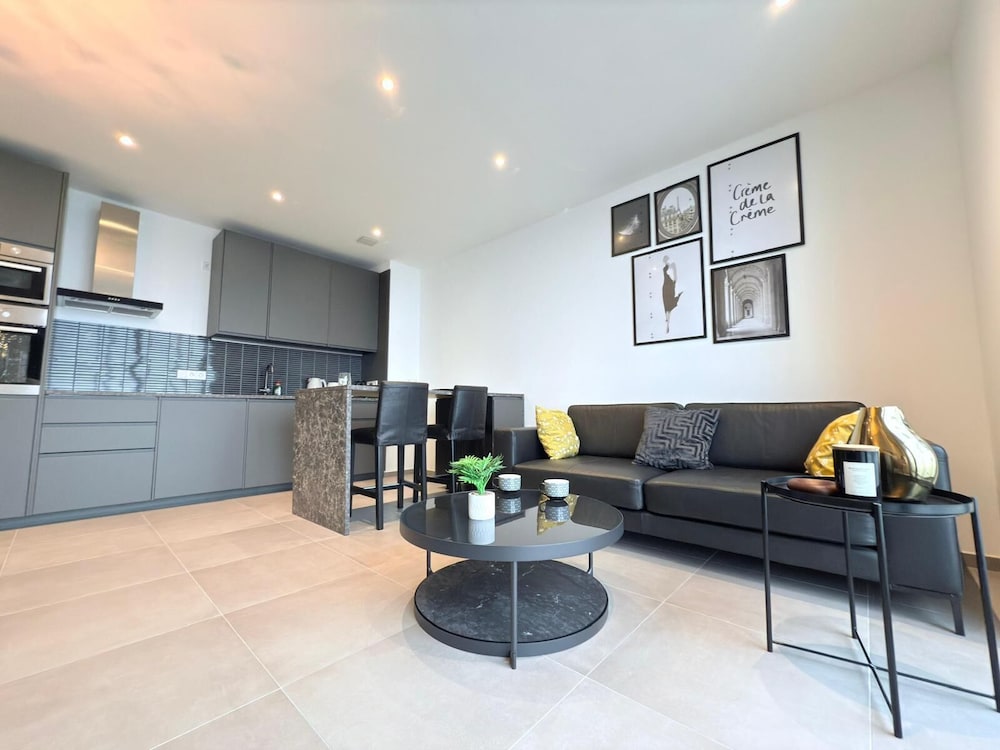 Charming one bedroom flat with terrace