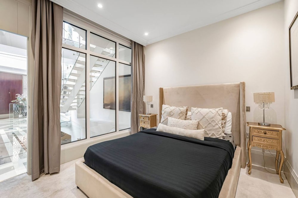 Ultra Luxury Mayfair Home Park Lane Location