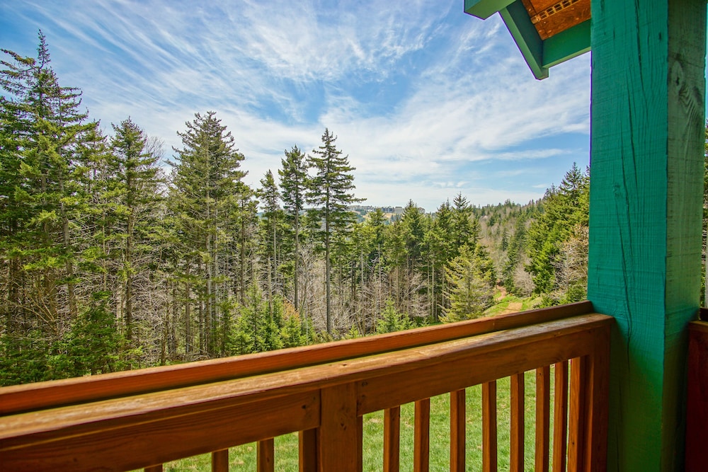 Camp 4 #21: 2 Bedrooms, 2.5 Baths: Slope Side, Gas Fireplace