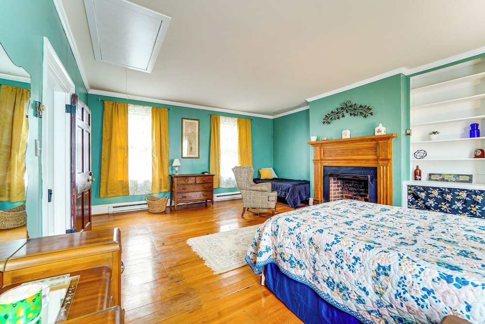 Historical 30-acre Retreat in Virginia!