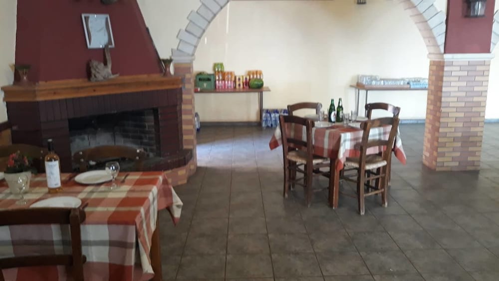 Ambeles Apartments